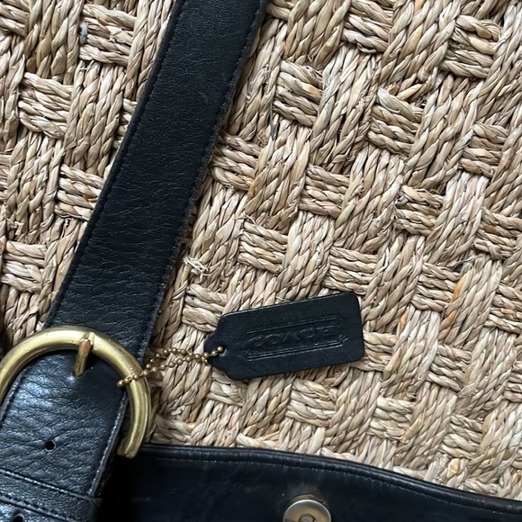 Coach bag barley worn. Nice size can fit a lot! - Picture 2 of 4